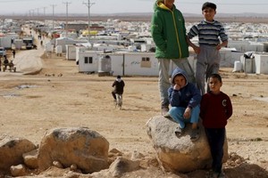 إدخال مساعدات إنسانية لنحو 85 ألف عالق على حدود الأردن مع سورية