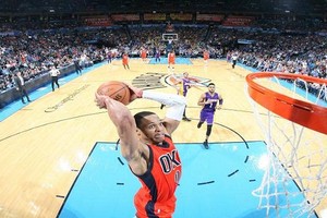 بالفيديو... أجمل 10 لقطات في الجولة الأخيرة لدوري السلة الأميركي