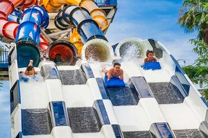 إزالة أطول منزلق مائي في العالم بعد وفاة طفل