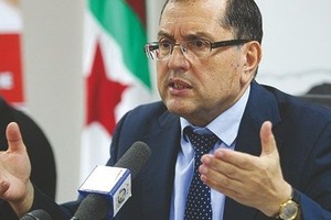 وزير الطاقة الجزائري سيلتقي بنظيره الإيراني في طهران