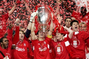 ماسكيرانو وتوريس يتغزلان في القائد المٌعتزل 'ستيفن جيرارد'