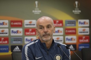 مدرب إنتر يأسف للخروج المبكر من الدوري الأوروبي