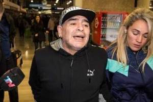 مارادونا ضيف شرف في نهائي كأس ديفيس لكرة المضرب