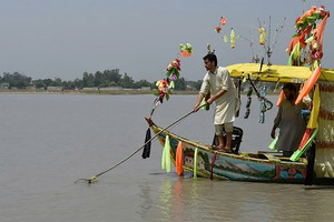 صيد الأسماك بالمولدات الكهربائية يلحق اضراراً كبيرة في باكستان 