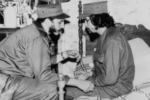 بالفيديو والصور... وفاة الزعيم الكوبي السابق فيدل كاسترو عن 90 عاماً... ومصير جثته الحرق