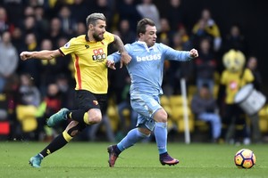 بالفيديو... بطولة انجلترا: نيران صديقة تمنح ستوك الفوز على واتفورد