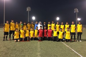 شركة مفروشات أحمد شريف تكرم فريق الناشئين بنادي المنامة