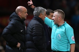 الاتحاد الانجليزي يوجه تهمة سوء السلوك لمورينهو