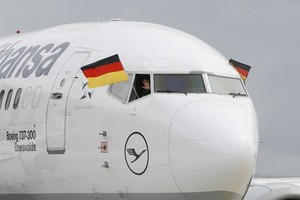 لوفتهانزا تلغي 1700 رحلة بسبب اضراب الطيارين