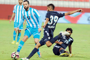 الشباب ينتزع نقطة أمام حتا وينفرد بالمركز الثاني في الدوري الإماراتي مؤقتا