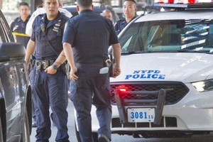 لص يسرق ذهبا قيمته 1.6 مليون دولار من شاحنة في نيويورك