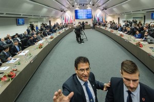 أوبك تتفق على أول خفض لإنتاج النفط منذ 2008