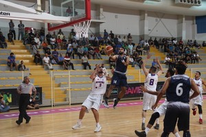 بالصور... المنامة يحافظ على سجله النظيف بدوري السلة