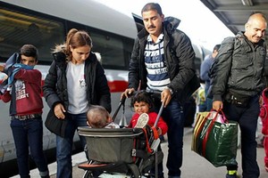 ألمانيا: عدد الهجمات على نُزُل اللاجئين بلغ 877 هجوماً بحلول نهاية نوفمبر