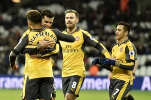 ارسنال يسحق وست هام في 'البريميرليغ'