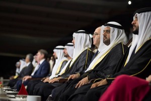 ناصر بن حمد يشارك في احتفالات الإمارات بعيدها الوطني ويشيد بنهضتها 