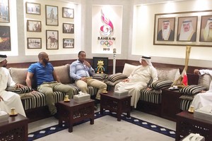 عسكر يستقبل رئيس الاتحاد الدولي لفنون القتال المختلطة