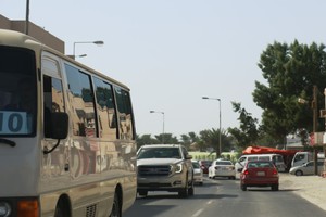 الازدحام اليومي في الشوارع الداخلية لقرية بوري