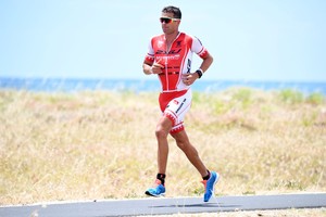 بوزون من فريق البحرين للتحمل 13 يحقق الذهبية في بوسولتون