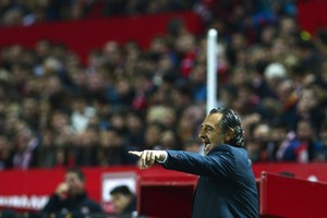 مدرب فالنسيا يفسر أسباب التعادل مع ملقة