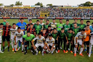 بالصور... أندية الأرجنتين تشارك في 'حملة'  تأبين ضحايا تشابيكوينسي البرازيلي