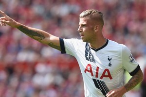 ألدرفيريلد يعود لتشكيلة توتنهام أمام تشسكا موسكو