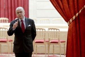 بالصور... وزير الداخلية الفرنسي يتولى منصب رئيس الوزراء