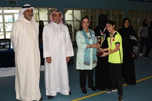 مدرسة المعرفة الثانوية للبنات تُحقق لقب كرة القدم للصالات للمدارس الثانوية