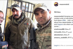 بالفيديو والصور... مصور بحريني ينقل الواقع من خنادق 'داعش' الخاوية في الموصل