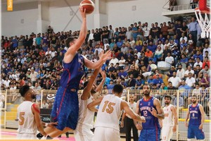 سوالف رياضية... هل استحق المنامة الفوز على المحرق بدوري السلة؟