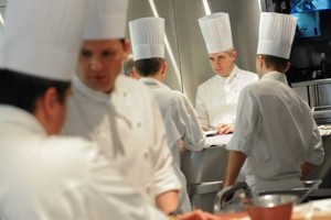 مطعم سويسري يبقى بين أفضل مطاعم العالم رغم انتحار الطاهي المشرف عليه 