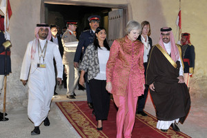 بالصور... رئيسة وزراء المملكة المتحدة تزور قلعة الرفاع‎    