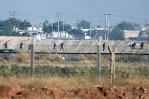 'المرصد': مقتل 163 سورياً بنيران حرس الحدود التركي في 2016