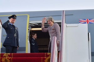 رئيسة وزراء المملكة المتحدة تغادر البحرين