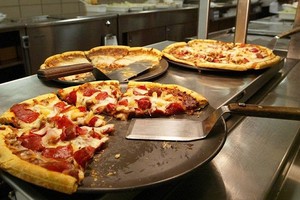 هيلاري كلينتون والبيتزا