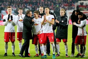 مدير لايبزيغ الألماني يفضل لاعبيه الشبان على ميسي ورونالدو