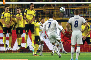 سوالف رياضية... هل يخطف ريال مدريد صدارة المجموعة السادسة أم تبقى في عهدة دورتموند؟