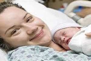 ولادة طفل على متن طائرة أميركية