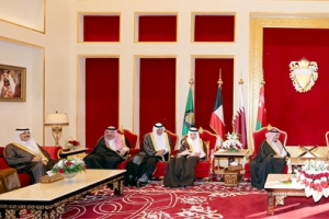 ﻿العاهل السعودي يصل البحرين للمشاركة في القمة الخليجية الـ 37