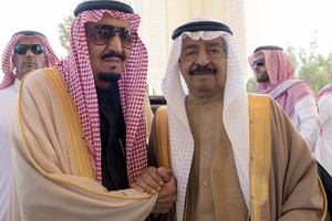 رئيس الوزراء يحتفي بزيارة خادم الحرمين: السعودية سند للجميع وقوتها قوة لنا وهي السند والعضيد والنصير