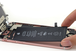 مشكلة بطارية 'iPhone 6S' أكثر انتشاراً مما كانت أبل تعتقد