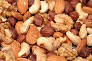 ماذا يحدث عند تناول المكسرات يومياً!