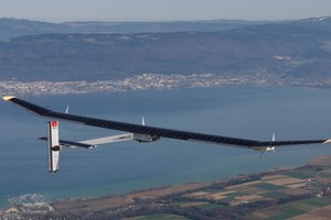 مؤسس سولار إمبالس يتوقع إنتاج طائرات ركاب تعمل بالطاقة الشمسية خلال عشر سنوات