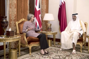أمير قطر ورئيسة وزراء بريطانيا  يستعرضان العلاقات الثنائية بين البلدين