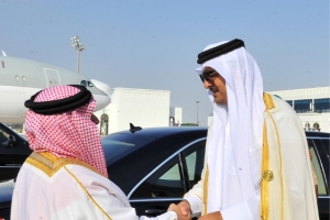 أمير قطر يغادر البحرين بعد ترؤسه وفد بلاده في اجتماعات الدورة  الـ37 لمجلس «التعاون»