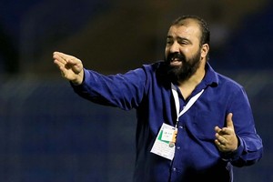 الوحدة السعودي يفسخ تعاقده مع المدرب خير الدين مضوي بالتراضي