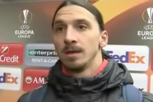 بالفيديو... إبراهيموفيتش يرد على سؤال صحفي بطريقة طريفة