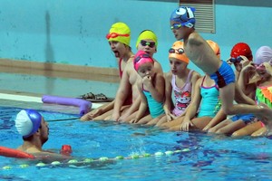 بالفيديو والصور: السباحة سلاح أطفال بوسنيين من ذوي الاحتياجات الخاصة في وجه الإقصاء 