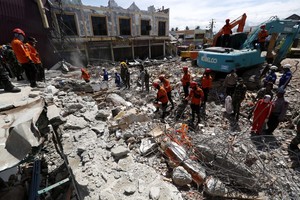 نزوح أكثر من 43 ألف شخص بسبب زلزال إندونيسيا