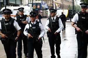 الشرطة البريطانية: اعتقال 6 في مداهمات لمكافحة الإرهاب